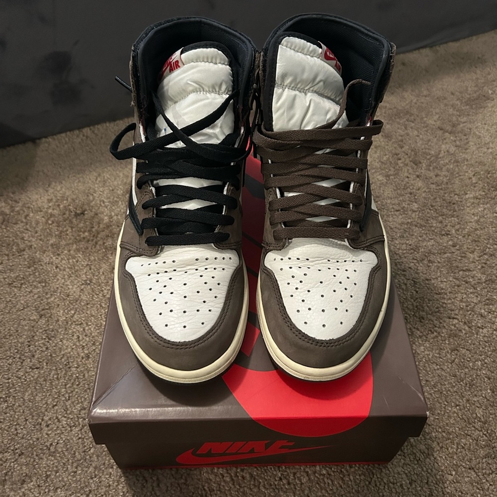 Travis Scott x Air Jordan 1 Retro High OG “Mocha”